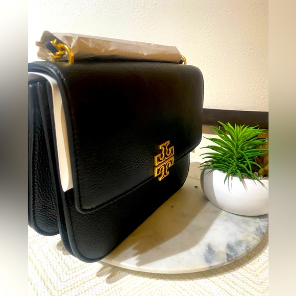 Tory Burch Handbags - Emerson e/w flap adjustable shoulder bag